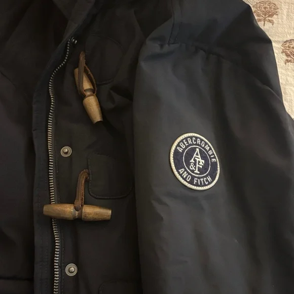 Abercrombie & Fitch Navy Puffer Coat with Faux Fur Trim - Picture 5 of 6